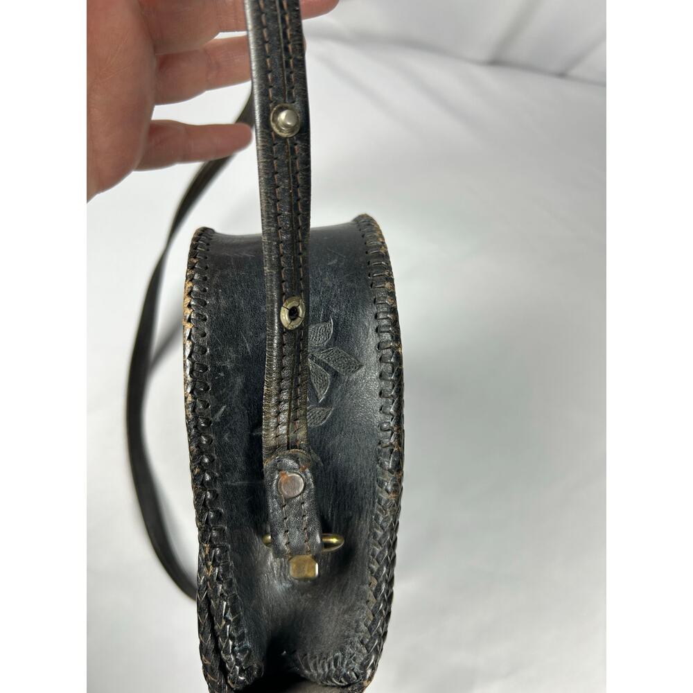 Vintage1940 custom-made curved leather, shoulder bag, black crossbody adjustable - Picture 9 of 13